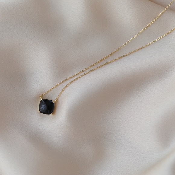 SoldOut11thStreet - Picture 2 of 8